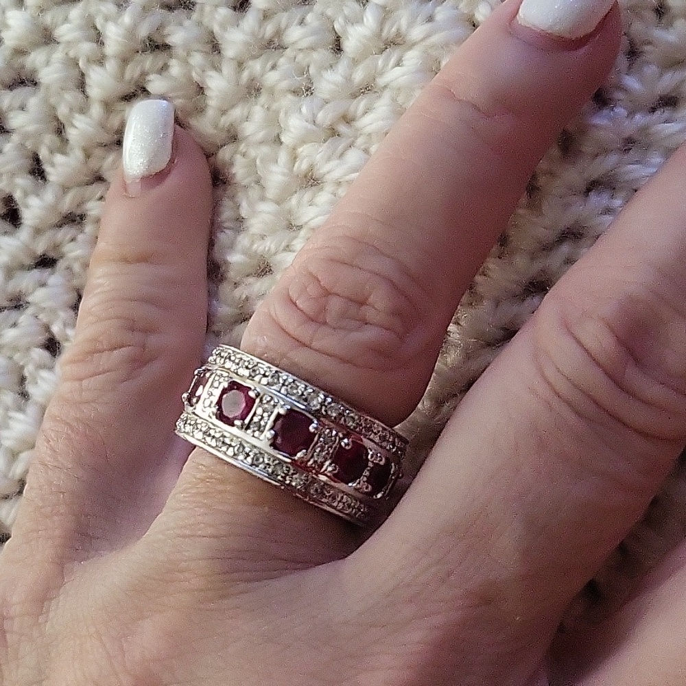 Gorgeous Ruby 18k white gold plated